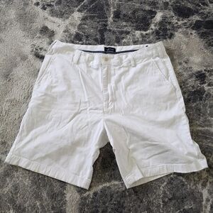 Nautica 38W Men's White Flat Front Shorts